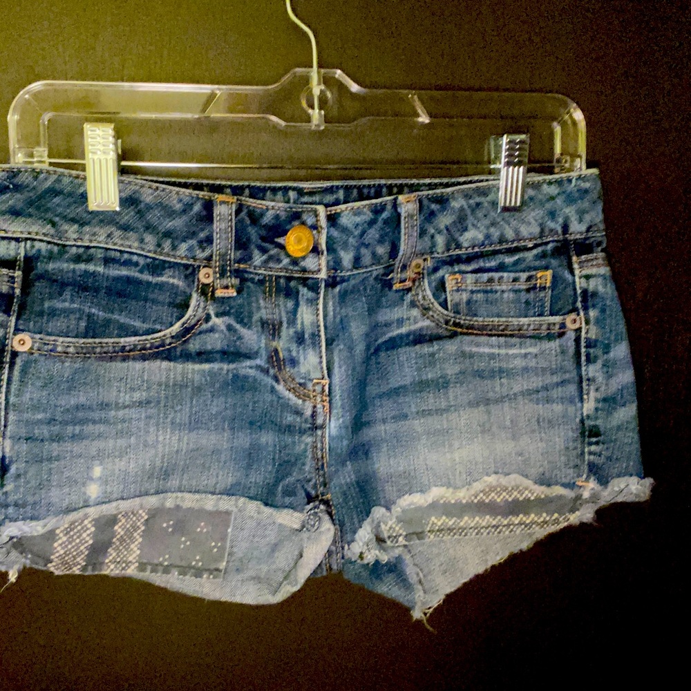 Size zero..cut off daisy duke style shorts!💕🥰